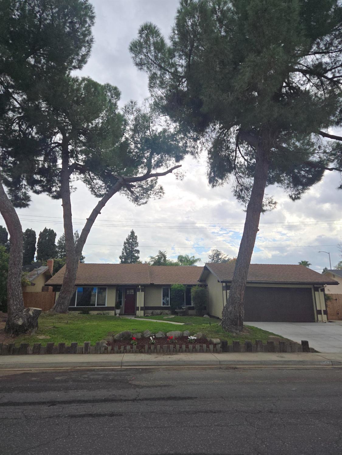 1946 Calimyrna Ave, Clovis, CA 93611