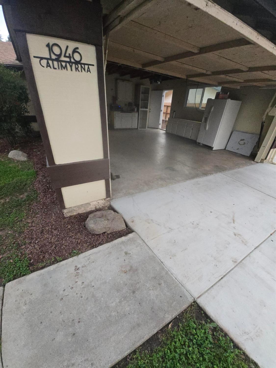 1946 Calimyrna Ave, Clovis, CA 93611