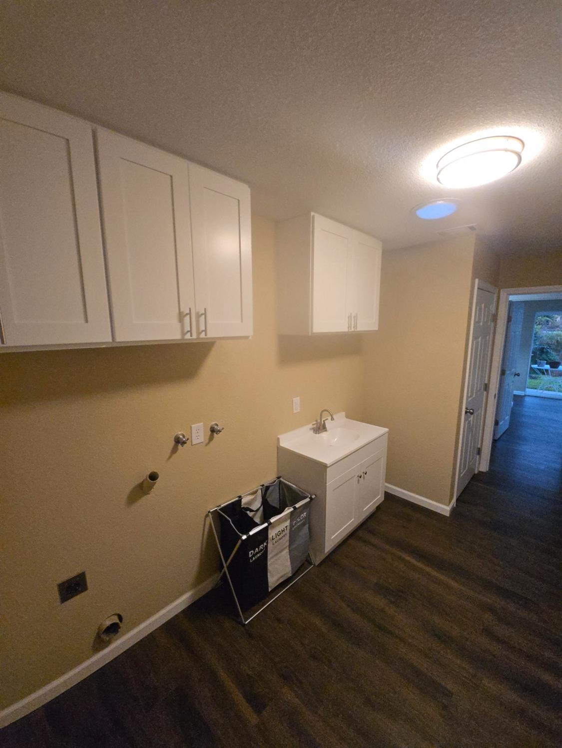 1946 Calimyrna Ave, Clovis, CA 93611