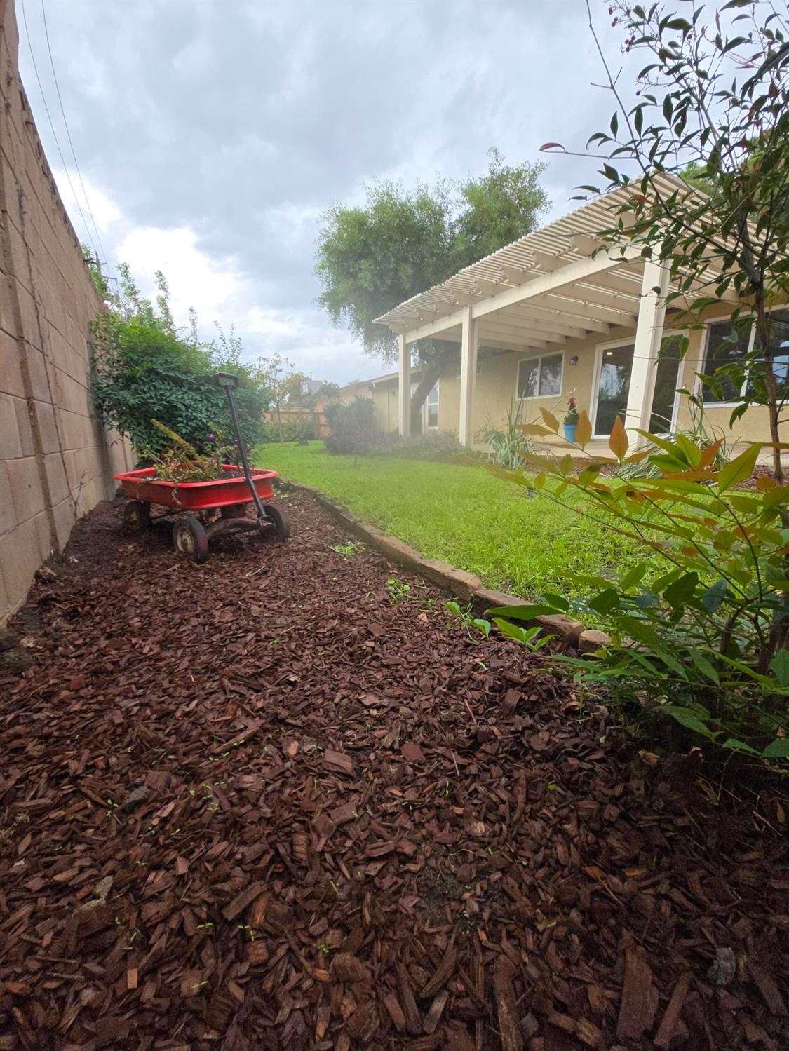 1946 Calimyrna Ave, Clovis, CA 93611