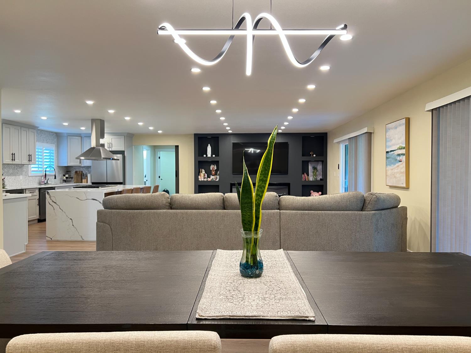 5686 N Briarwood Ave