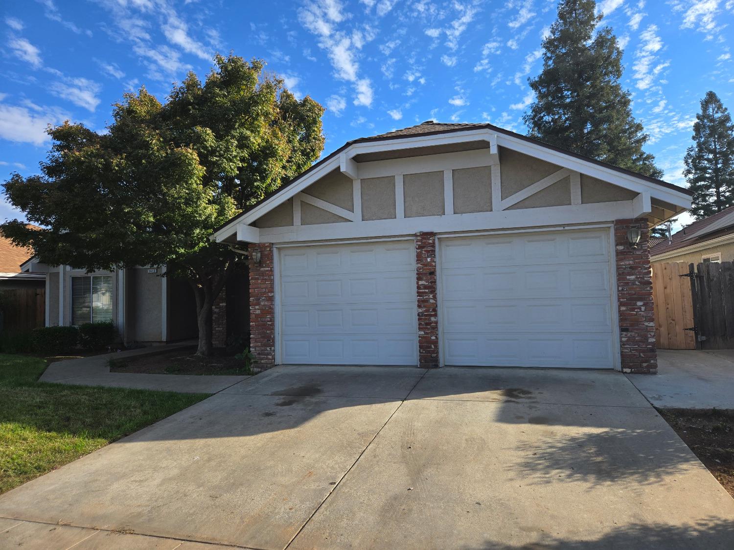 1415 E Portland Ave